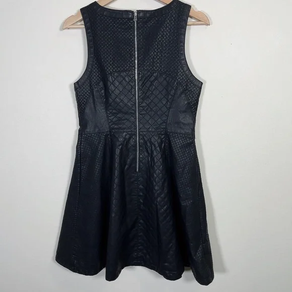 TOPSHOP | FAUX LEATHER SLEEVELESS DRESS - Picture 13 of 13